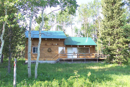 Moose Crossing-Island Park, Yellowstone Cabin