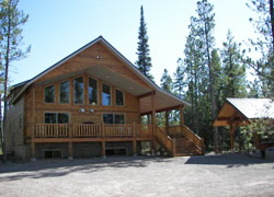 Huckleberry Lodge - Island Park, Yellowstone Cabin