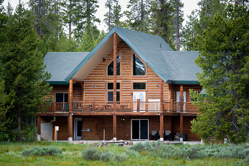 Outland Pines - Island Park, Yellowstone Cabin