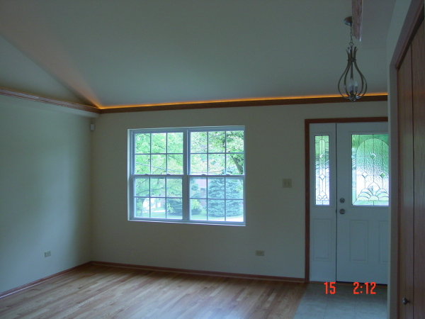 Accent Lighting Behind Oak Crown