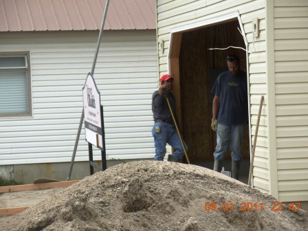 Buckland Concrete, Inc. employees volunteer to