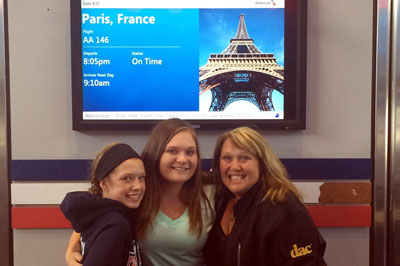Hanna, Lori, Hailey